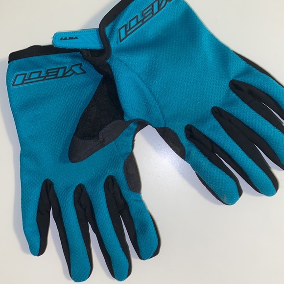 Yeti Accessories - Yeti cyclist bicycle bike turquoise aqua glove Velcro wrap comfortable